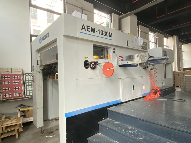 How Does a Die Cutting Machine Work in Mouse Glue Board Production How Does a Die Cutting Machine Work in Mouse Glue Board Production
